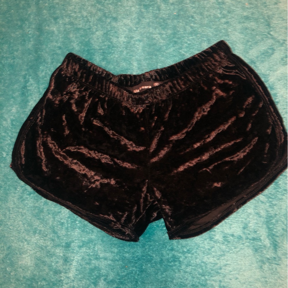 Liz & Sara velvet booty shorts